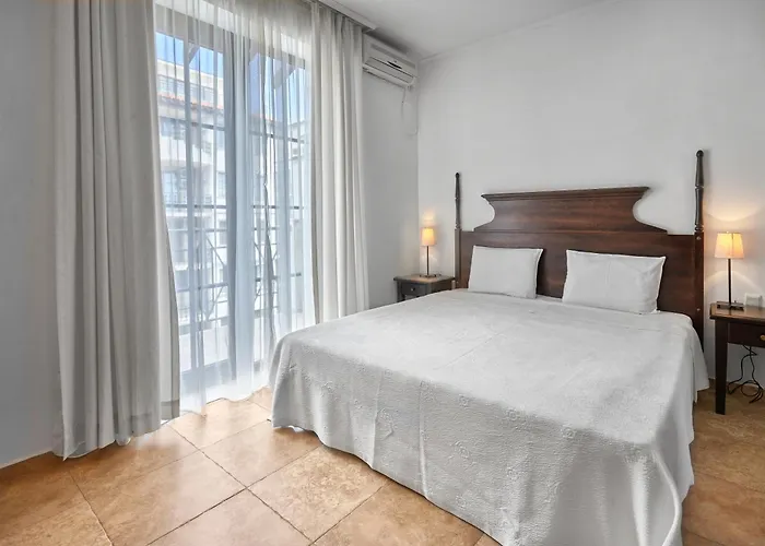 Hotel The Cliff And By Flat Mаnаger Obzor