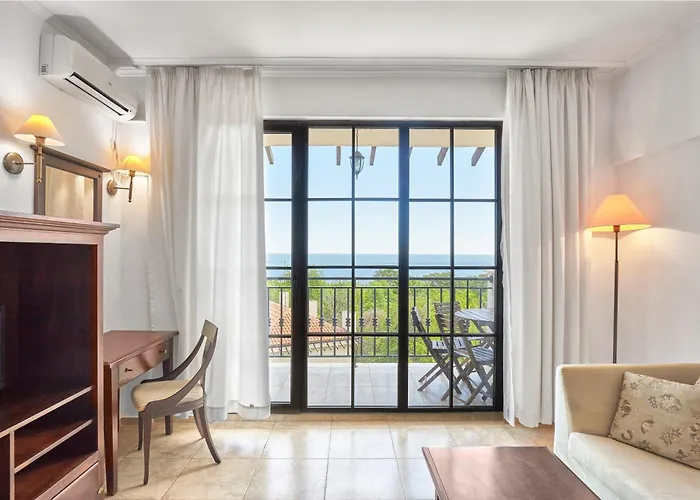 Hotel The Cliff And By Flat Mаnаger